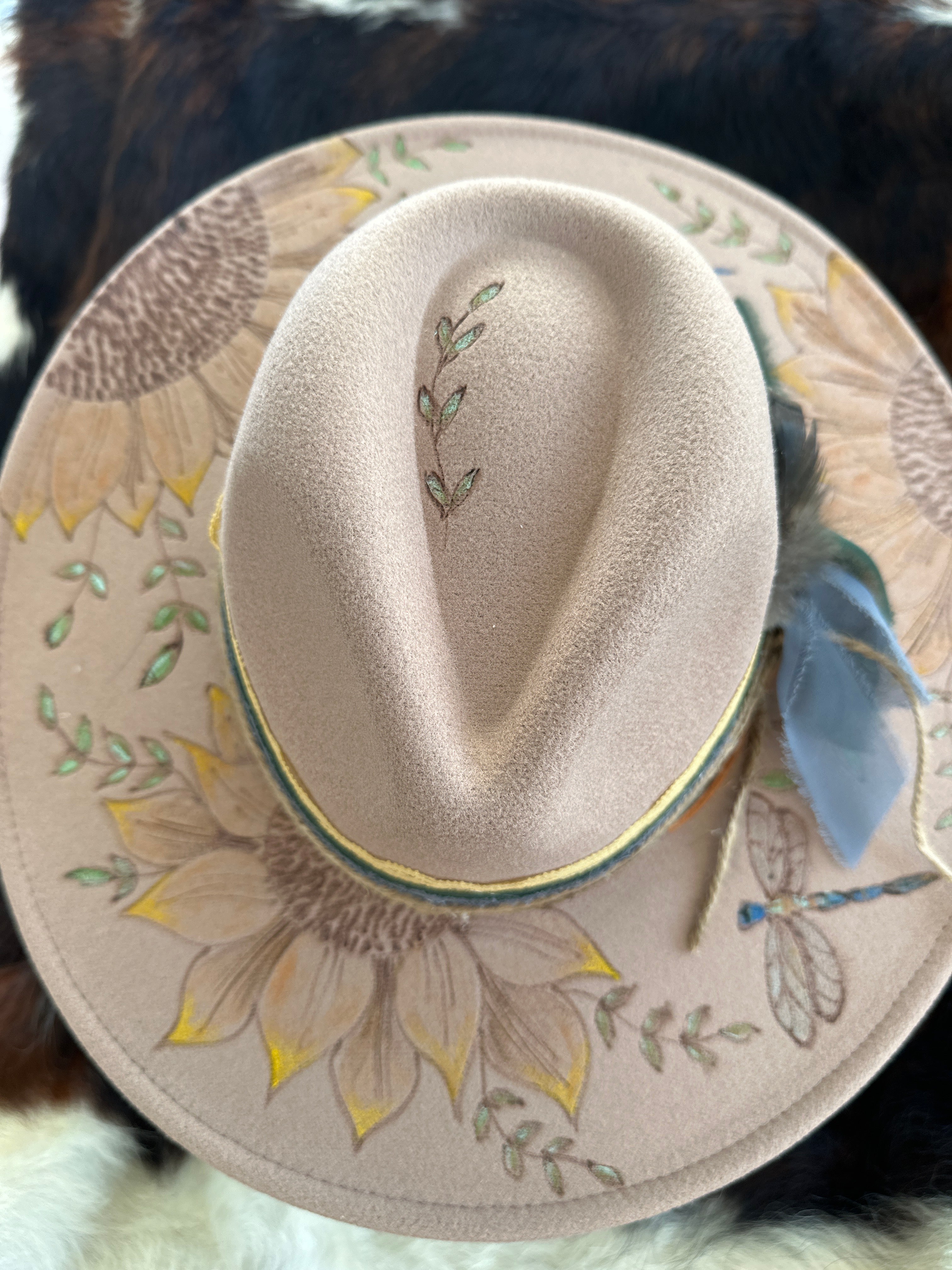 Flat brim garden, cowboy hat