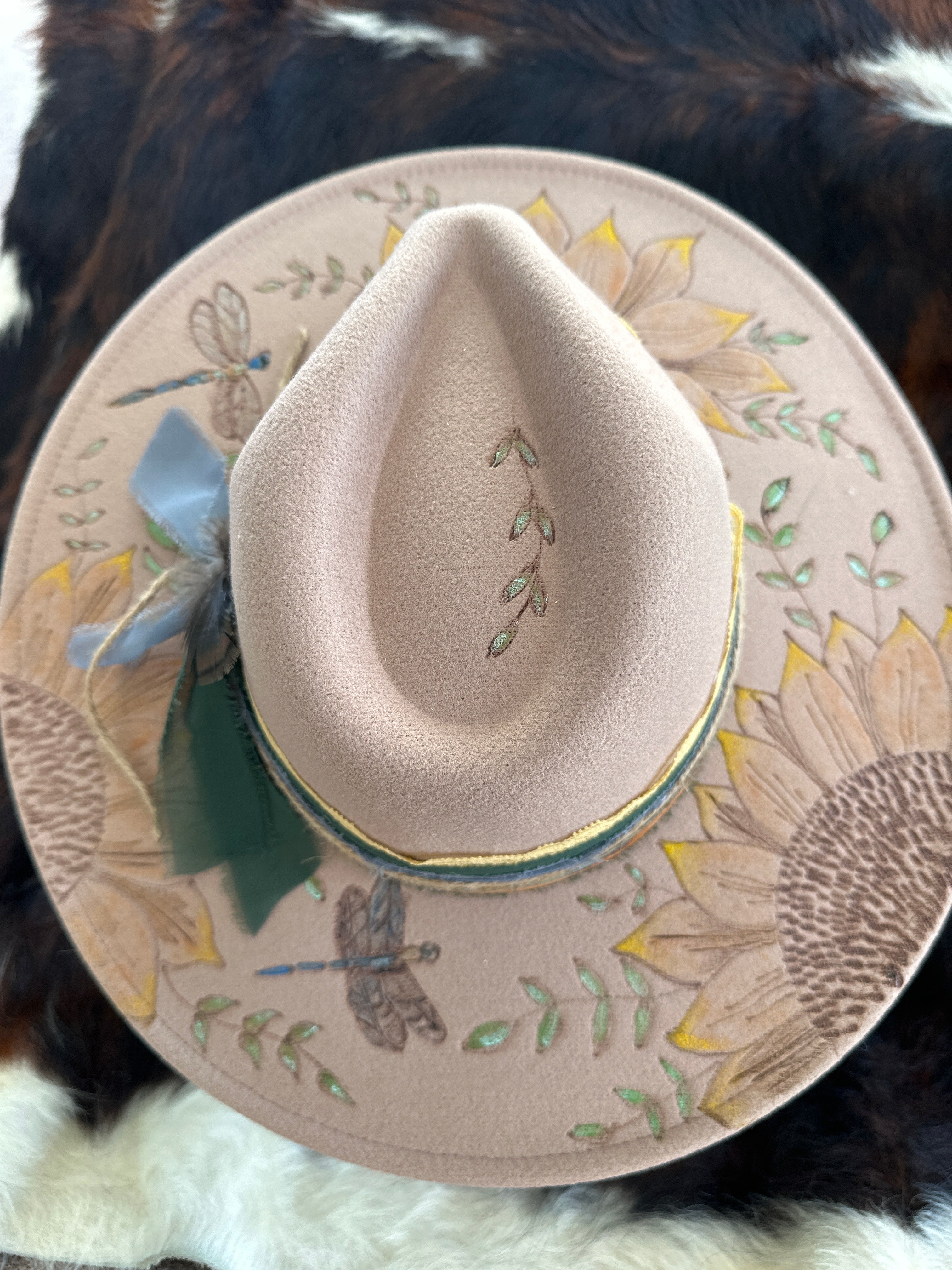 Flat brim garden, cowboy hat