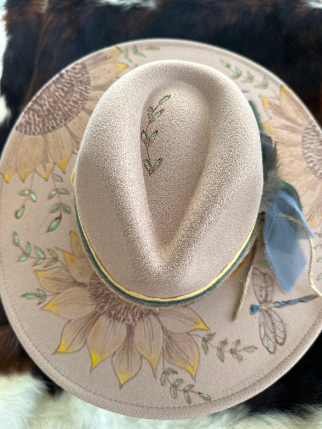 Flat brim garden, cowboy hat