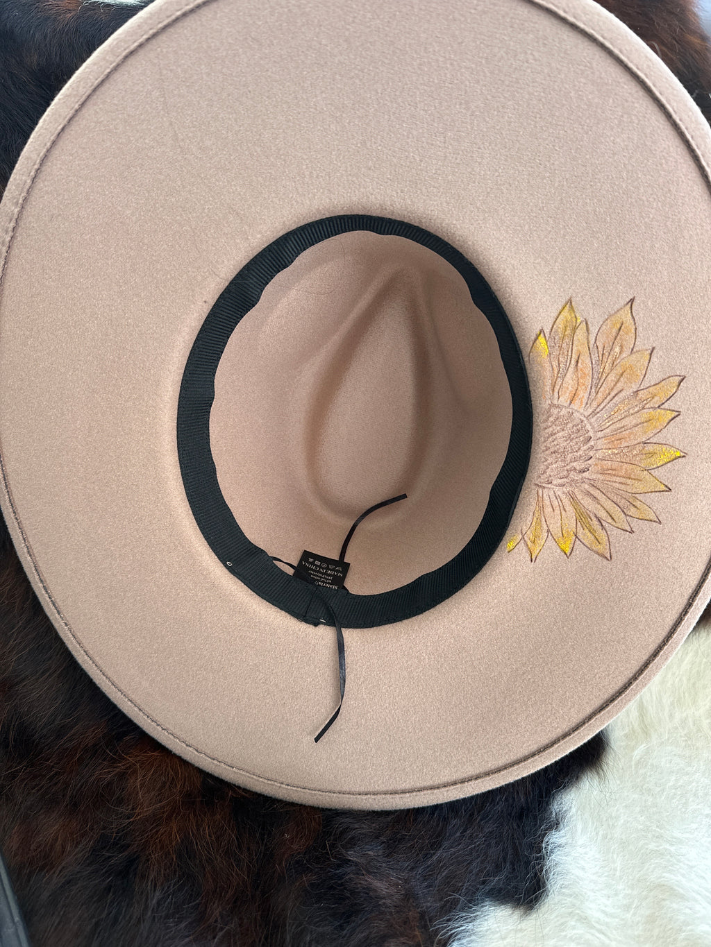 Flat brim garden, cowboy hat